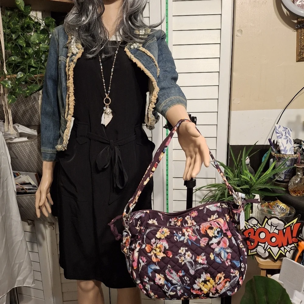 Vera Bradley Med Sized Floral Quilted Bag - Purple Like New - Picture 12 of 12